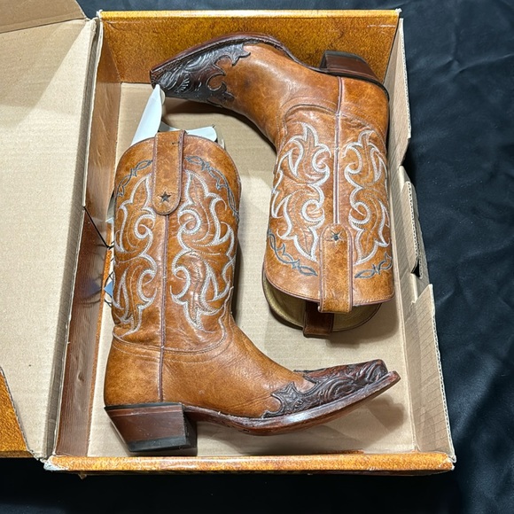 Tony Lama Shoes - Tony Lama cowboy boots.  Size 6